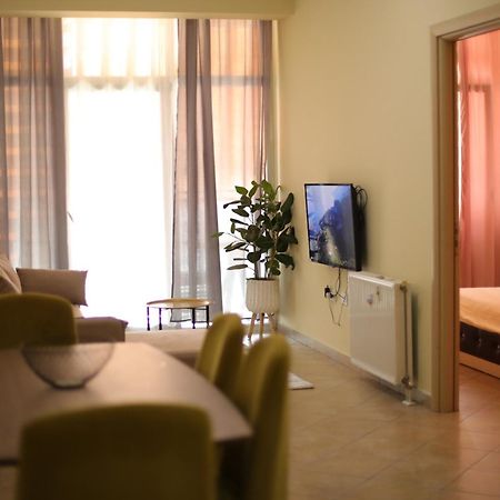 טיראנה Pleasant Apartment With Free Dedicated Parking In Komuna E Parisit מראה חיצוני תמונה