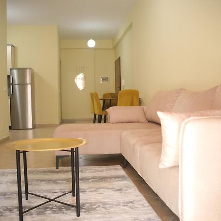 טיראנה Pleasant Apartment With Free Dedicated Parking In Komuna E Parisit מראה חיצוני תמונה