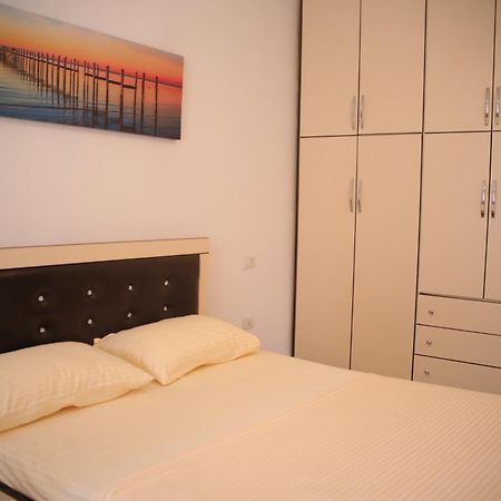 טיראנה Pleasant Apartment With Free Dedicated Parking In Komuna E Parisit מראה חיצוני תמונה