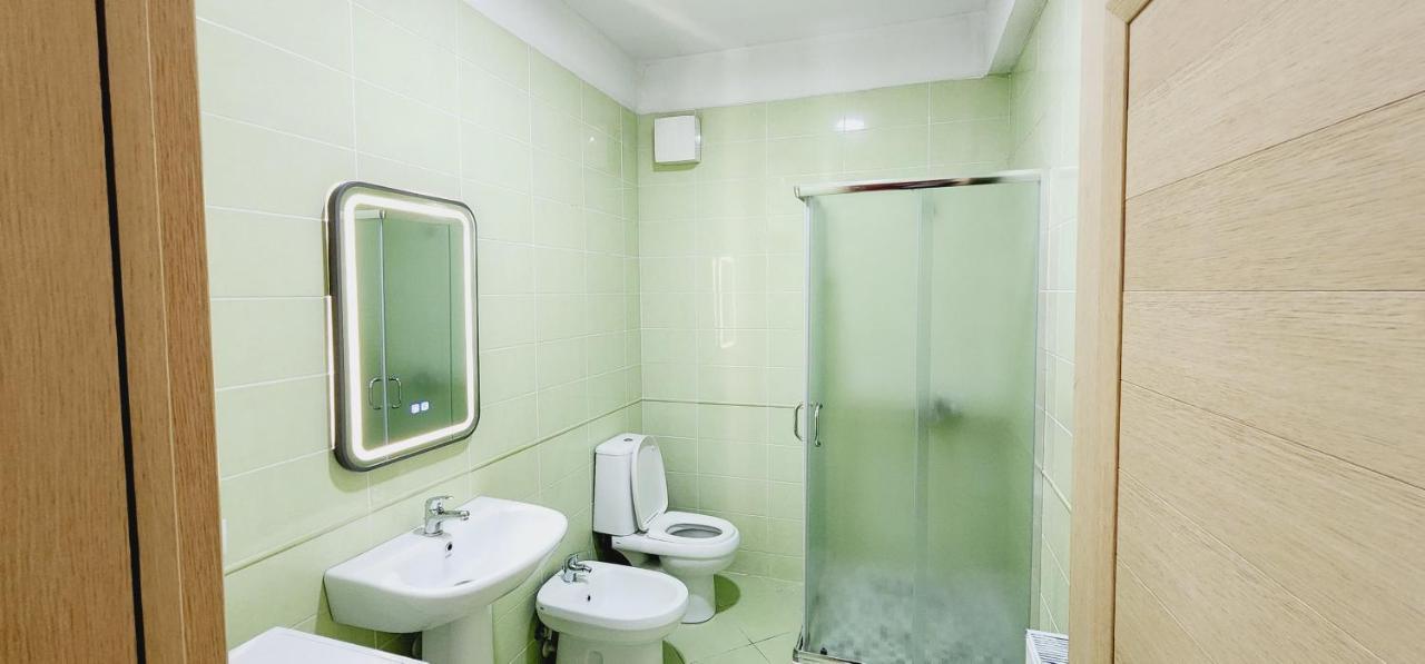 טיראנה Pleasant Apartment With Free Dedicated Parking In Komuna E Parisit מראה חיצוני תמונה