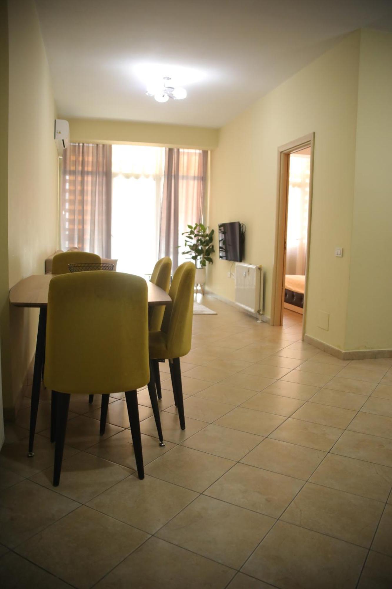 טיראנה Pleasant Apartment With Free Dedicated Parking In Komuna E Parisit מראה חיצוני תמונה
