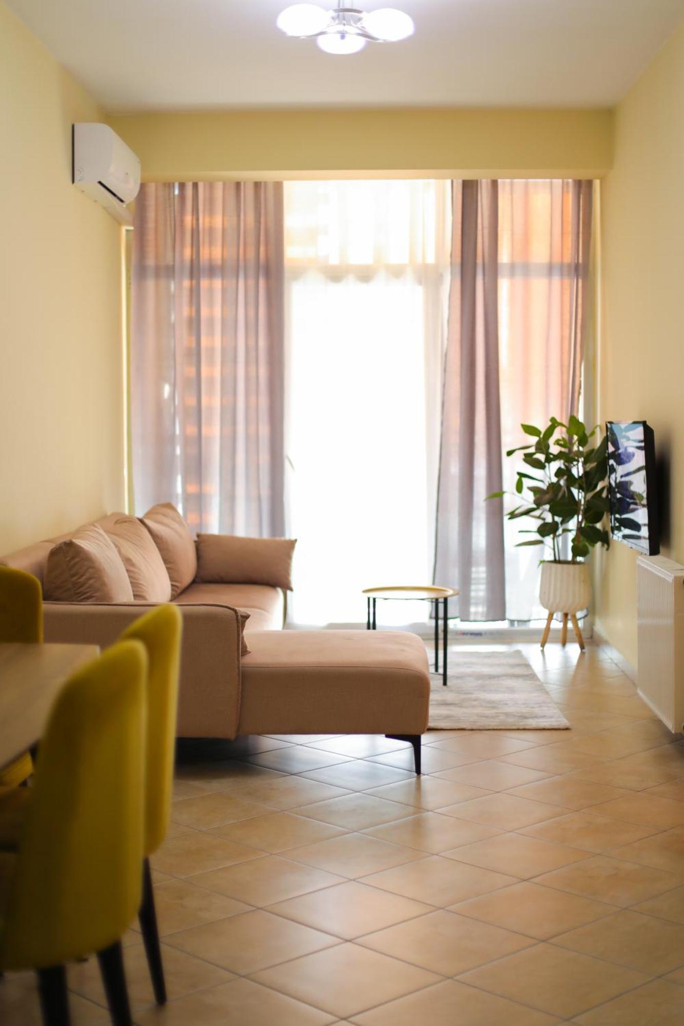 טיראנה Pleasant Apartment With Free Dedicated Parking In Komuna E Parisit מראה חיצוני תמונה