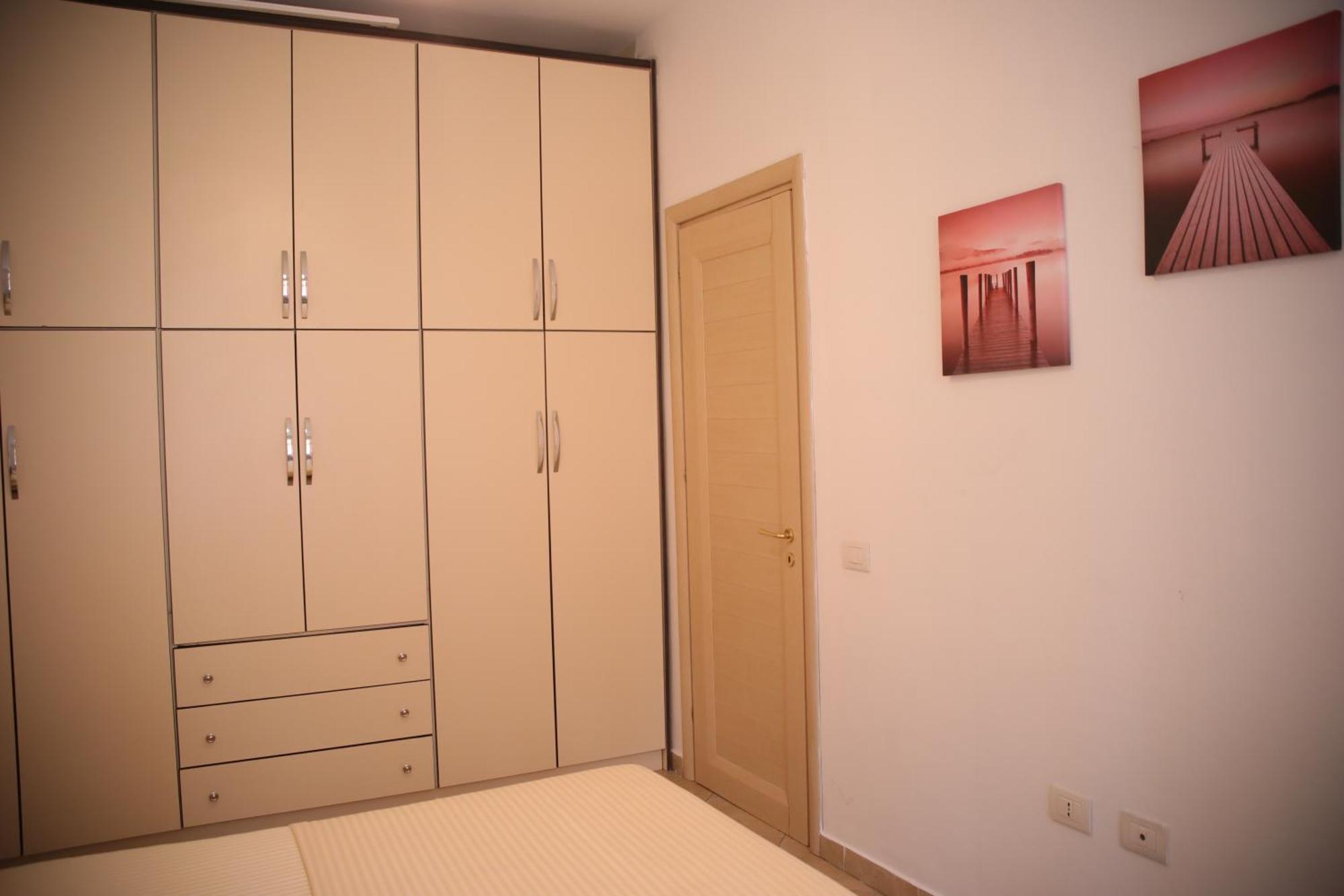 טיראנה Pleasant Apartment With Free Dedicated Parking In Komuna E Parisit מראה חיצוני תמונה